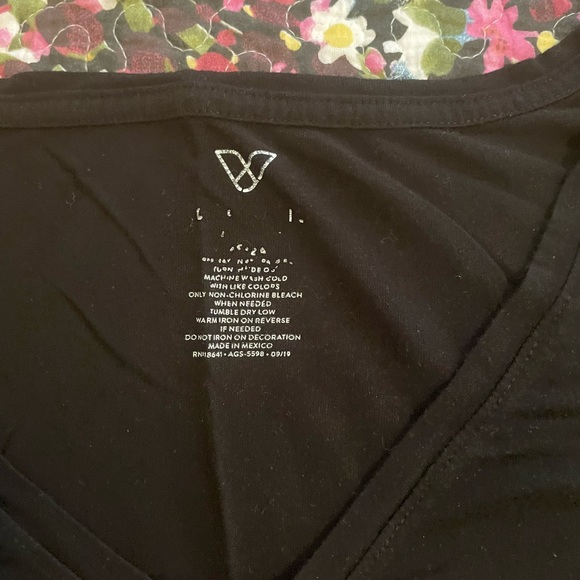 Lane Bryant LIVI breast cancer awareness Warrior black t-shirt w/ pink ribbon - Picture 2 of 3